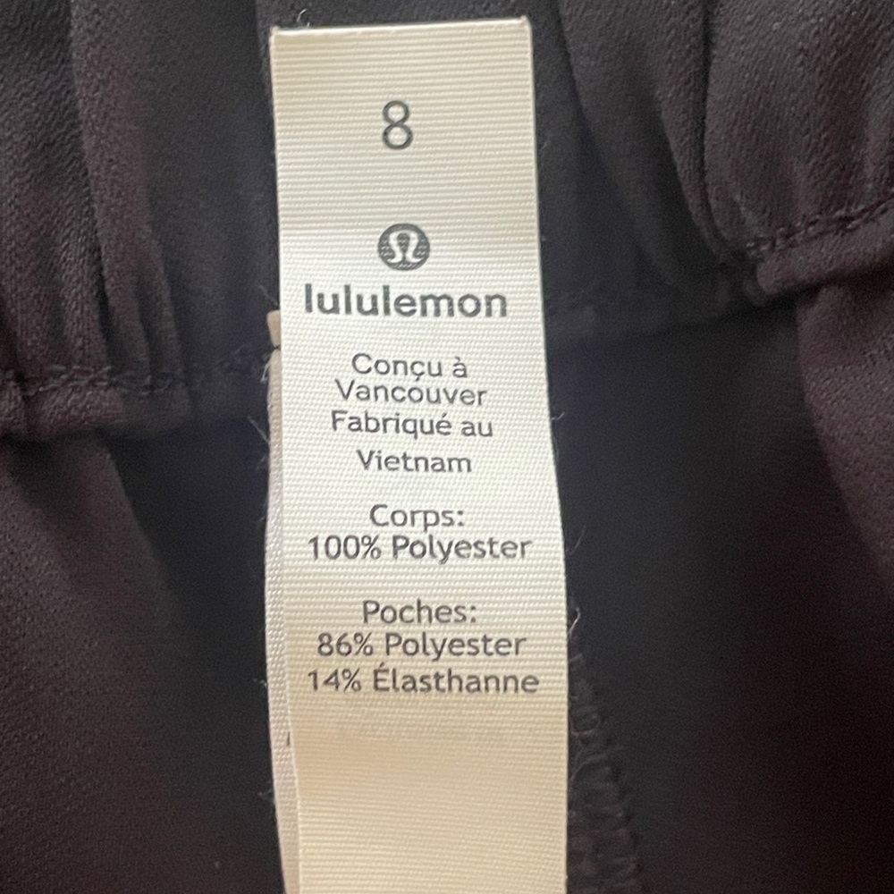 Lululemon Noir Black Women Shorts Size 8 - Picture 2 of 3